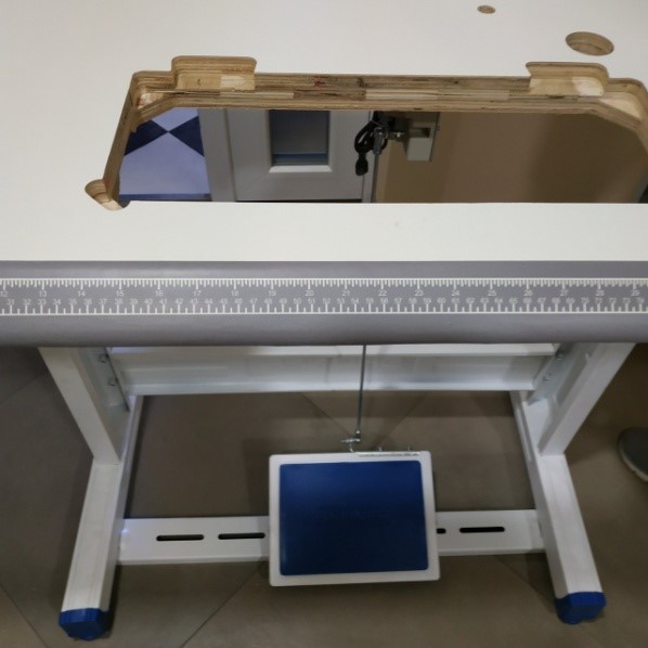 Столешница стола промышленной швейной машины